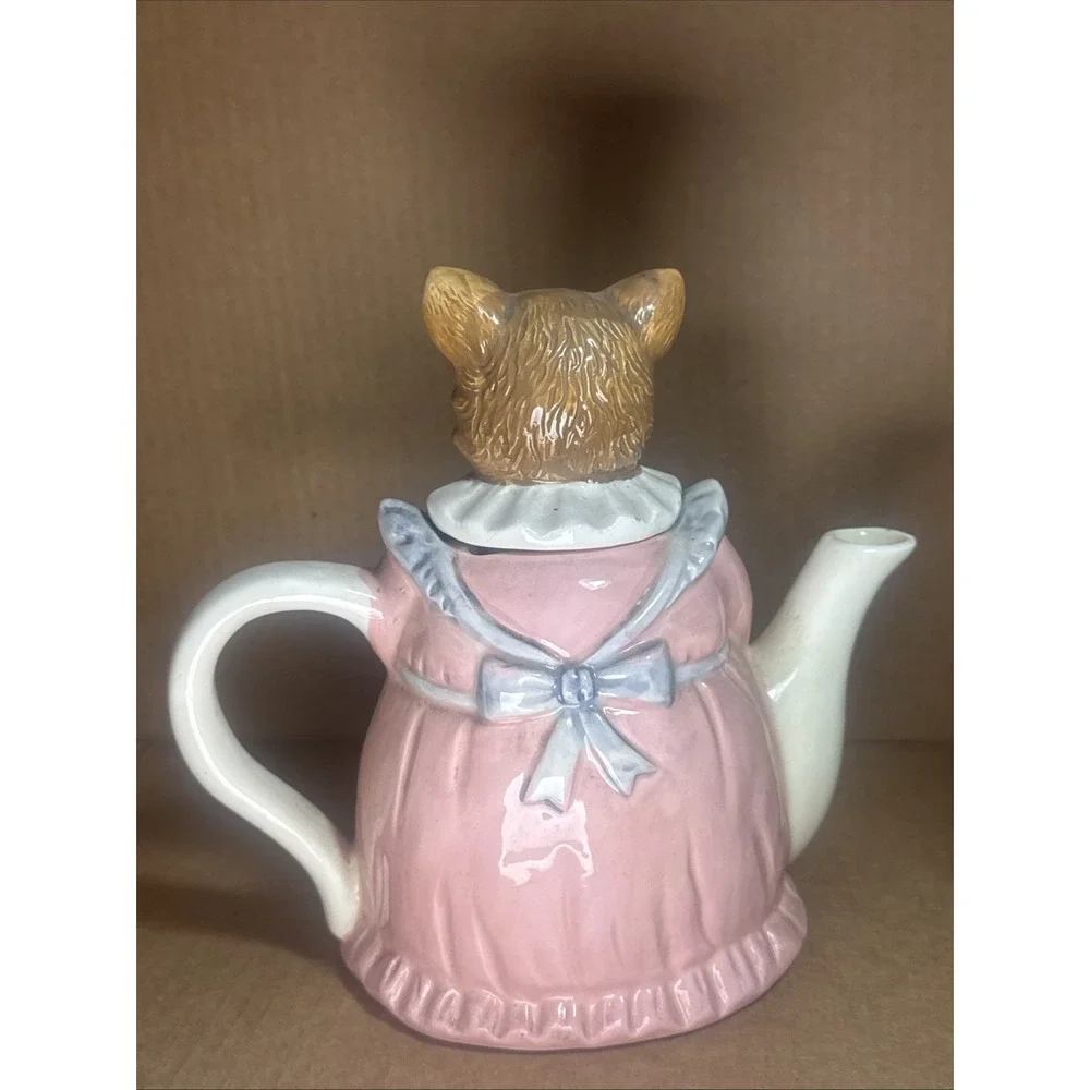 Vintage Hand‎ Painted Mrs. Whiskers Mother Cat Teapot